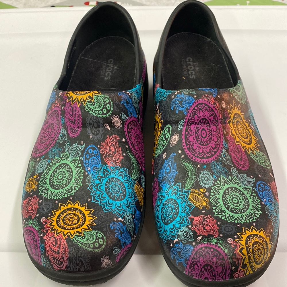 Colorful artistic Crocs mules/slip on shoes size 9